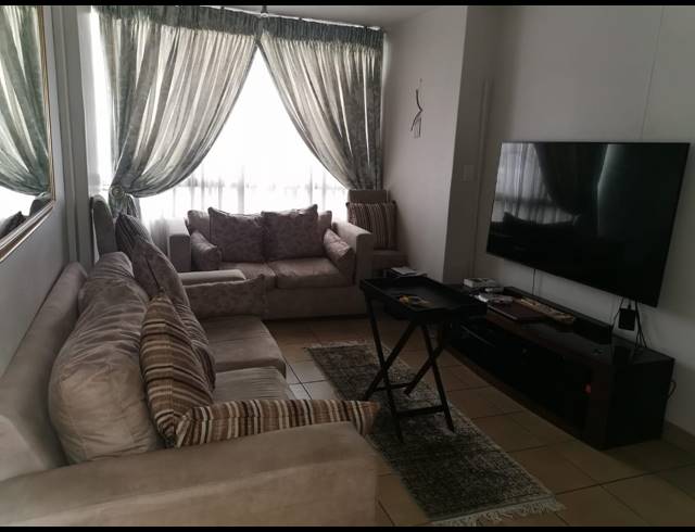 2 BEDROOM FLAT FOR SALE IN WINDERMERE